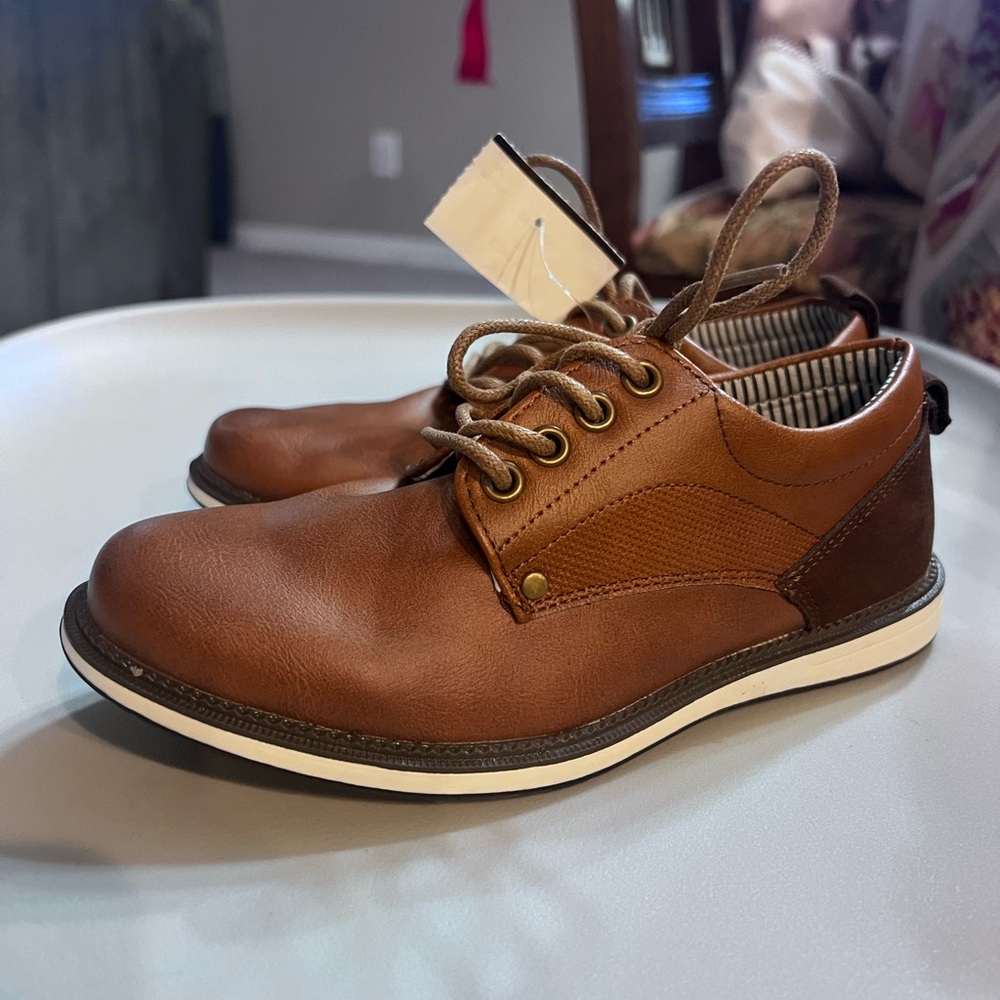 NWT Tahari boys Toddler Oxford Shoes size 12
